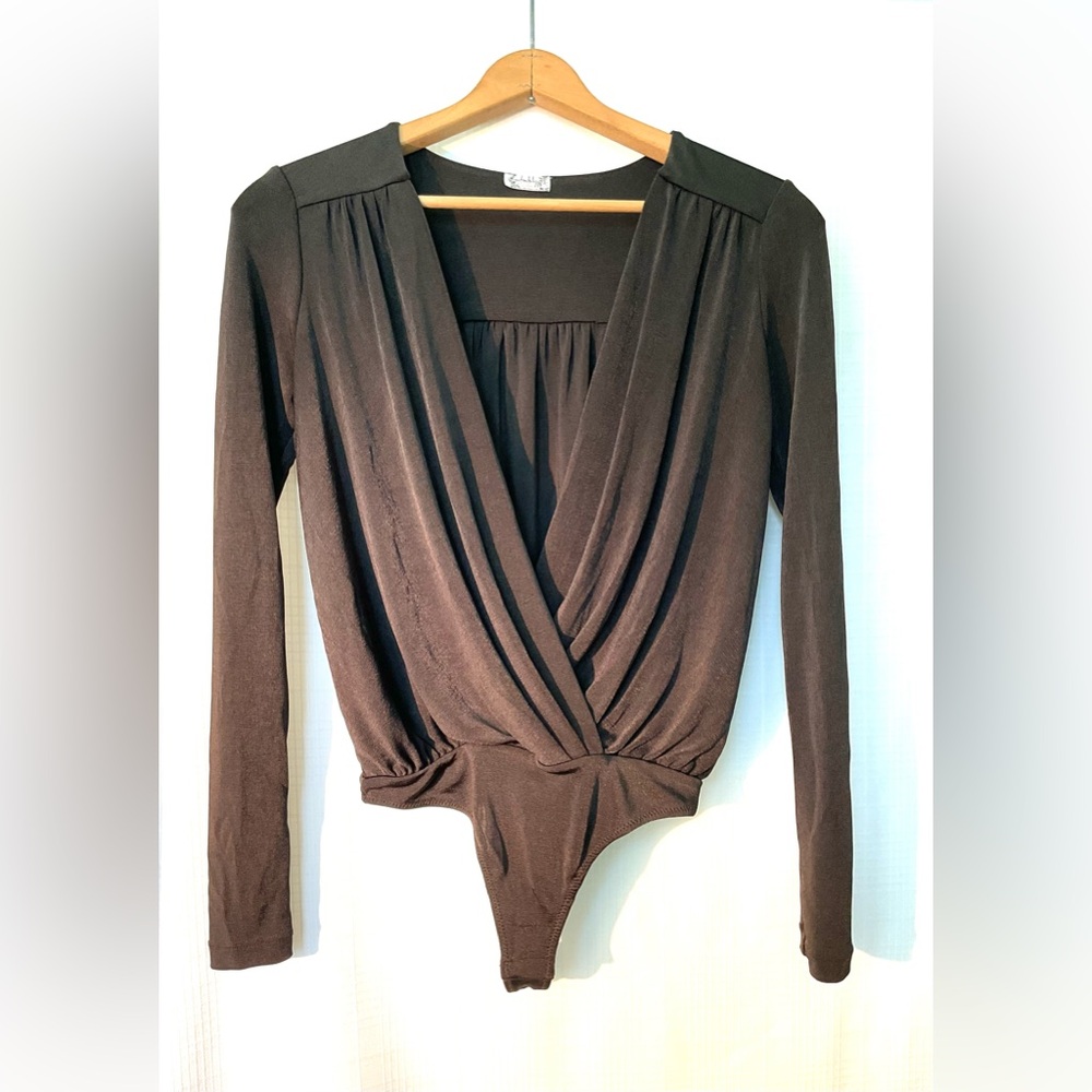 Free people  intimately Elegant dark brown Long Sleeve deep v-neck Bodysuit
